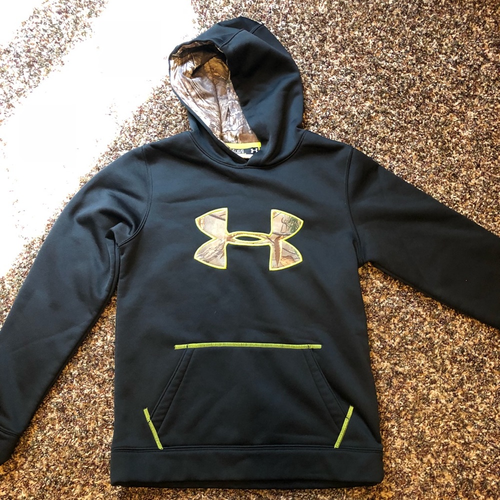 Boys UA sweatshirt